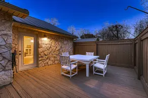 The Cornerstone Cottage - steps from the Square! - Image 4