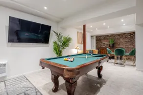 Majestic Villa in Downtown Griffintown - Image 5