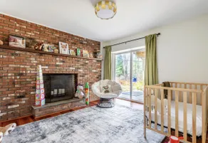 Bright Contemporary Near The Best Hiking Trails - Image 4