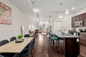 Cozy 3BR w/ Roofdeck | MET | Direct Subway to FIFA - Image 5