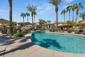 ASU & Mill Ave | Sunny Getaway | Hot Tub & Gym - Image 2
