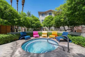 ASU & Mill Ave | Sunny Getaway | Hot Tub & Gym - Image 5