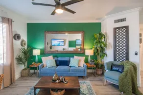 ASU & Mill Ave | Sunny Getaway | Hot Tub & Gym - Image 4