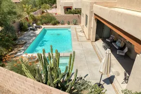 Painted Feather - Modern Beauty with Pool and Spa - Image 2