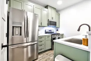 Cozy Luxury, Close to Downtown! 204 - Image 3