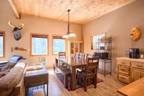 4BR Cabin + Hot Tub near Lake Wenatchee - Image 4
