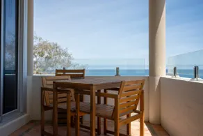 Beach View Apartment in Cottesloe - Image 4