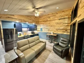 Couples Wilderness Suite - Image 2