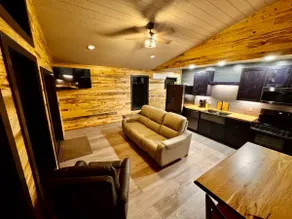Couples Wilderness Suite - Image 3