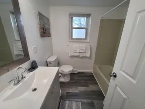 Remodeled Rossford Lower Apartment - Image 5