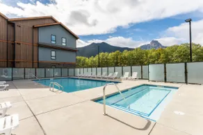 Roaming Buffalo | Outdoor Pool | Hot Tub | Parking - Image 4