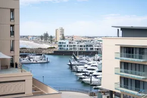 Belle Escapes - Sunny Siesta at Glenelg - Image 4