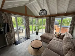 Lodge for 2 people with a hot tub and sauna - Image 4