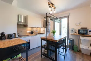 Beautiful renovated apartment - Image 5