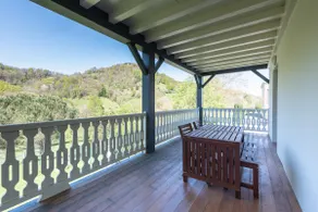 Beautiful renovated apartment - Image 4