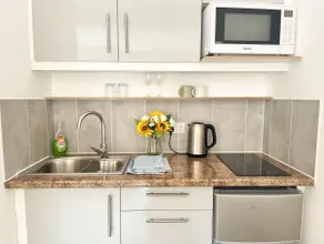 Secluded Sussex Studio with Heated Pool Access - Image 3