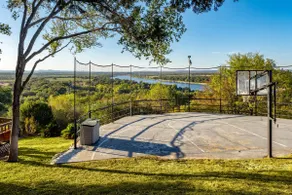 Romantic Hilltop Escape | Scenic Views & Sunsets - Image 5