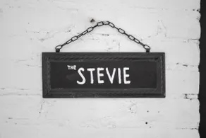 Stevie: Pet Friendly |Modern Touches |Walk to Bars - Image 5