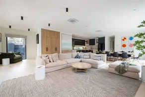 The Hudson with Heated Pool - Image 4