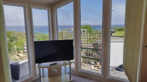 Seaside chalet in Ardmore with breathtaking views - Image 5