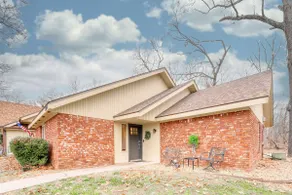 Modern Bentonville Retreat - Sleeps 6 Near Trails - Image 2