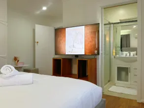 All-Seasons Comfort - Close to CBD & Air port - Image 3