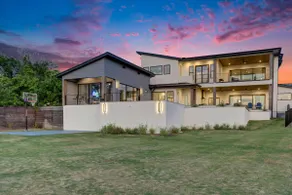 Luxury 7BR Villa w/ Pool, Hot Tub & Near Lake LBJ - Image 2