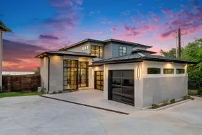 Luxury 7BR Villa w/ Pool, Hot Tub & Near Lake LBJ - Image 4
