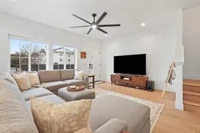 The Townhouse on Highland  – Near Greenbelt - Image 3