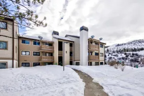 Newly Remodeled Home Close To LIfts And Bus Stops - Image 2