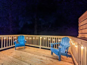 Modern & Comfy, Private Deck, 10 min to Greenville - Image 3