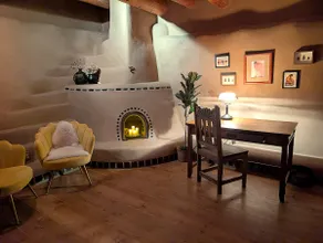 Earthship in Taos - A Sustainable Desert Sanctuary - Image 5