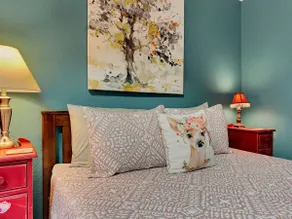 Adorable Studio! Walk to Downtown Chandler! - Image 5
