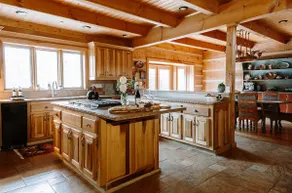 Taos Mountain Lodge Luxury Hot Tub Private Theater - Image 3