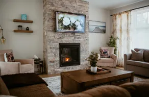 3 Bedroom Modern Muskoka Retreat with King Bed and Hot Tub - Image 3