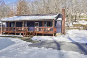 Charming Home Near Downtown Summersville - Image 5