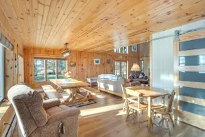 Lakefront Gem with Dock in New London - Image 5