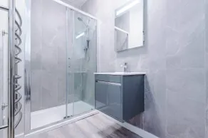 Contemporary 1BR Gem | Elysée Suites, Southport - Image 5