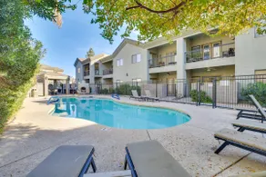 < 1 Mi to Biltmore Fashion Park: Condo w/ Pool! - Image 2