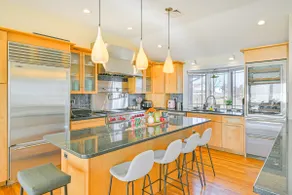 Bayfront Home in Patchogue w/ Deck & Fishing Dock - Image 2