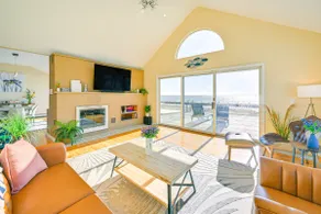 Bayfront Home in Patchogue w/ Deck & Fishing Dock - Image 5