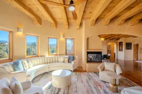 Amazing views, Stunning Sunny Interior - Image 2