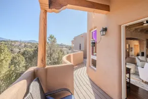 Amazing views, Stunning Sunny Interior - Image 4