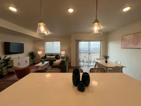 4th FL Corner 2bd 2ba Unit - Hot tubs - Fast WiFi - Image 5