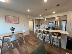 4th FL Corner 2bd 2ba Unit - Hot tubs - Fast WiFi - Image 4