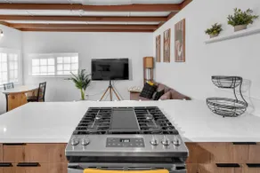 Modern Apartment Near Disneyland - Free Parking - Image 3