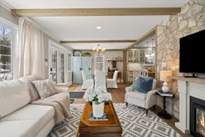 Modern French Cottage in Old Town The 506 - Image 2
