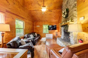 Beech Mtn Family Cabin: Hot Tub & Ski! - Image 5