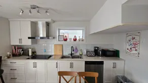 3BR Walk-out Retreat-Quiet Country Hills Location - Image 2
