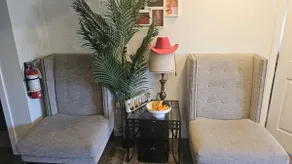 3BR Walk-out Retreat-Quiet Country Hills Location - Image 3